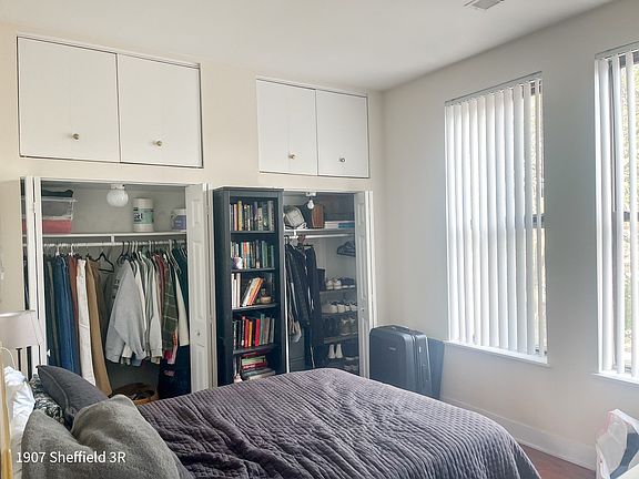 5th image of 1907 N Sheffield Ave APT 1R