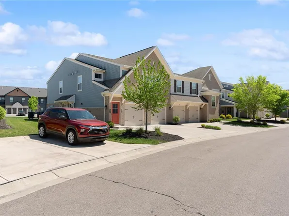 88 Old Pond Rd, Springboro, OH 45066