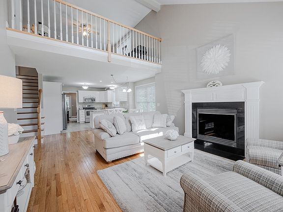 3rd image of 26 Settlers Way