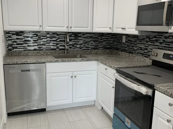 2113 Harbour Dr, Palmyra, NJ 08065