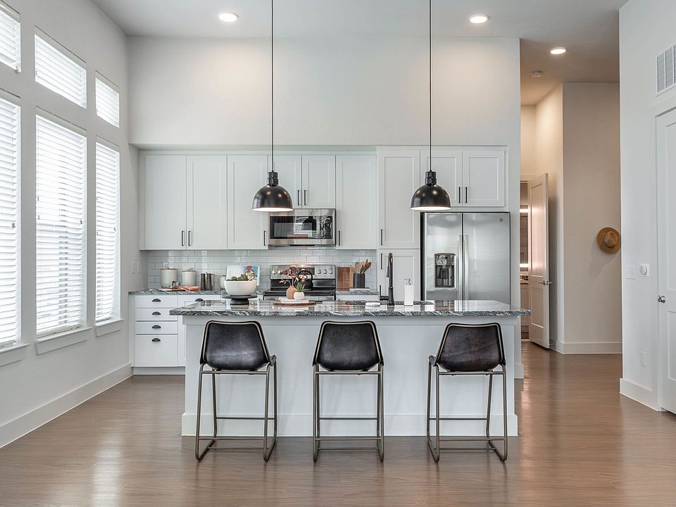 1st image of 1012 Burnett St #1310