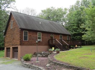 59 Starlight Dr, Hawley, PA 18428