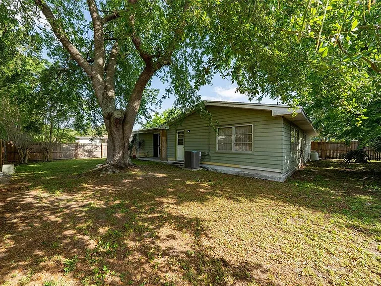 14644 SW 35th Terrace Rd — Photo 18