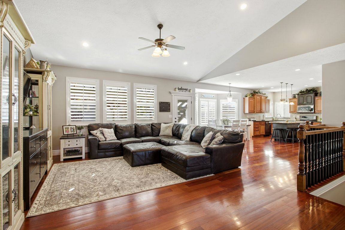 next background image