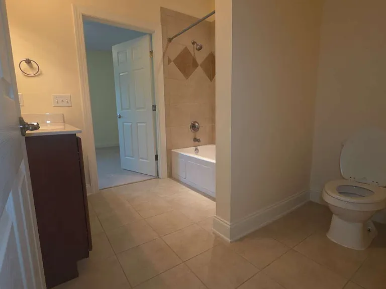 321 Gallery Dr #202 — Photo 44