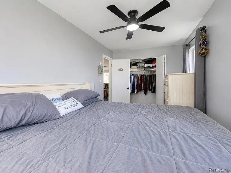 4165 Highcrest Dr — Photo 20