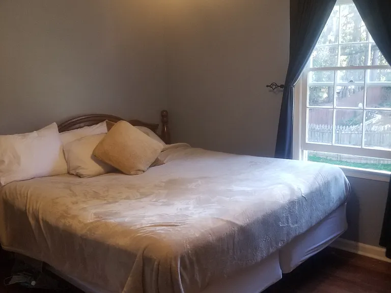 Meadow Oak Dr — Photo 24