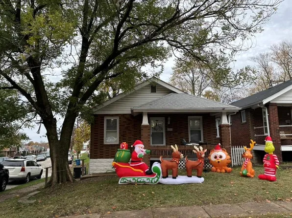 8221 Saint Charles Ln, Saint Louis, MO 63114