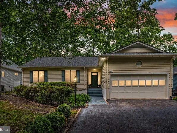 327 Fairway Dr, Locust Grove, VA 22508