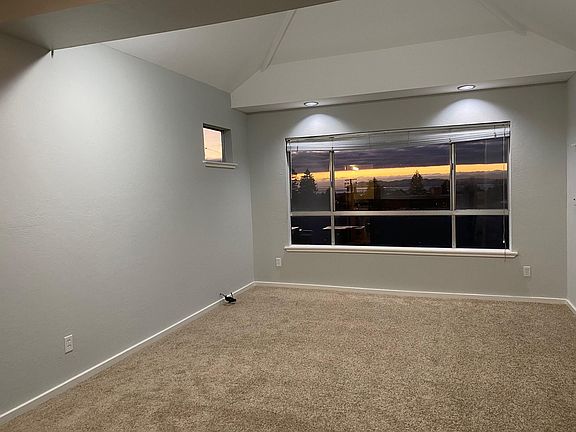 5th image of 2111 Vine St Suite B