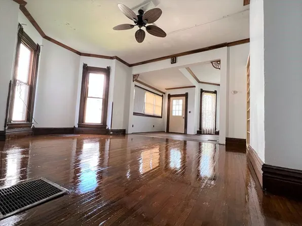 2112 W Main St, Muncie, IN 47303