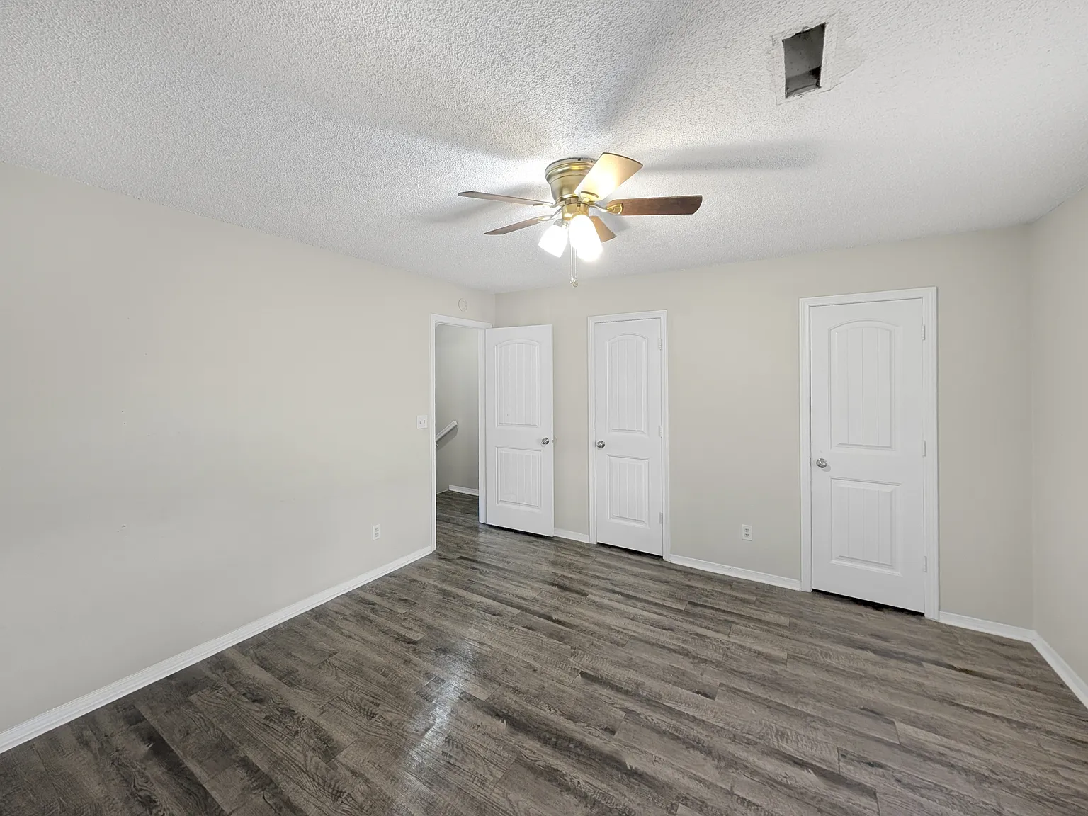 2456 N Brophy Cir — Photo 2