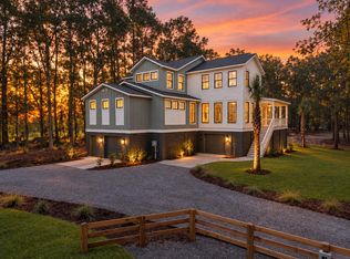 815 Yaupon Dr, Charleston, SC 29492