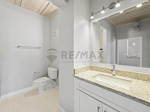 5th image of 1430 S Michigan Ave APT 210