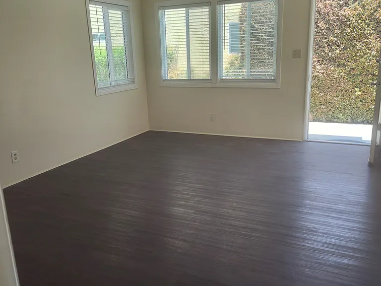 8122 Victoria Ave #B — Photo 2