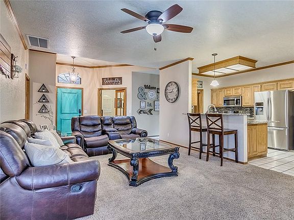 4th image of 18404 Chestnut Oak Dr