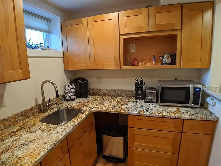 40 Barton Dr #40 — Photo 3