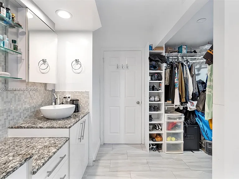 3530 Mystic Pointe Dr #2907 — Photo 48