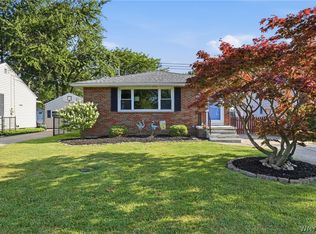 329 Lamont Dr, Amherst, NY 14226