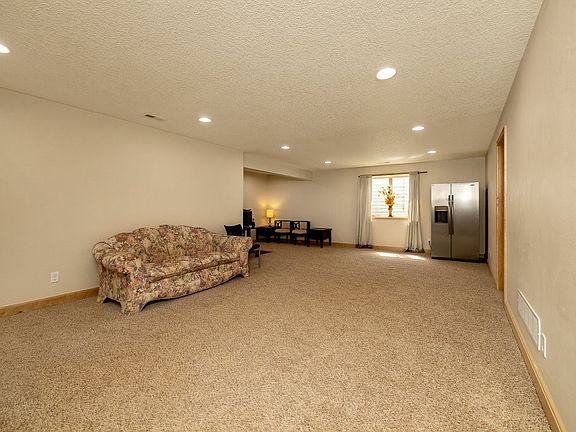 2nd image of 1580 SE Heritage Dr