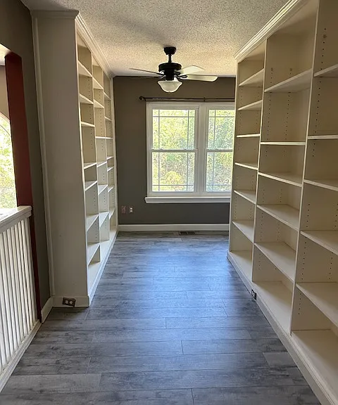 2nd Floor Loft/Office