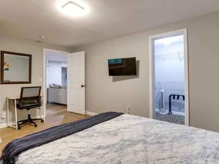 2135 Bollingbrook Dr SW — Photo 21