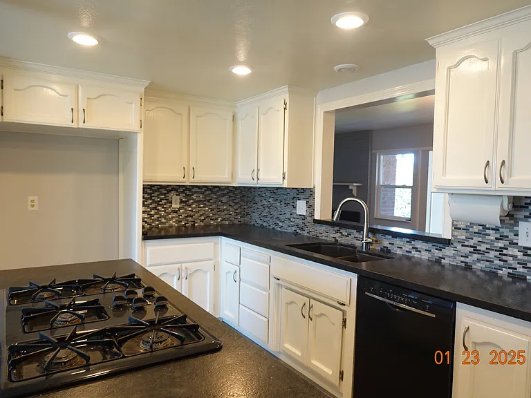 3801 Yellowstone Ct — Photo 10