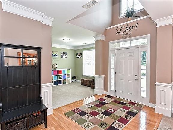 4th image of 146 Winter Flake Dr