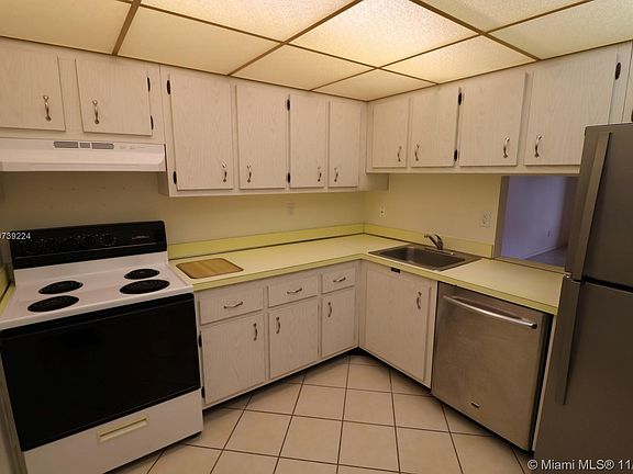 5th image of 7722 Camino Real #E116