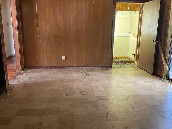 5th image of 8705 E 45th St