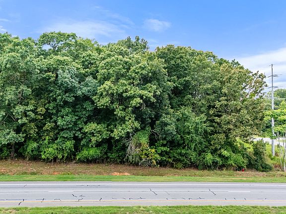 2nd image of 2597 Sk Blvd