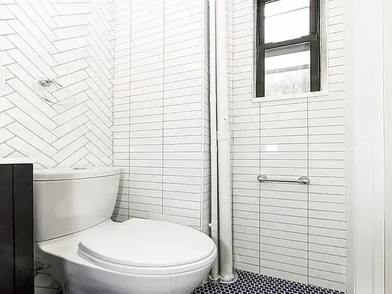 317 2nd Ave #9 — Photo 9