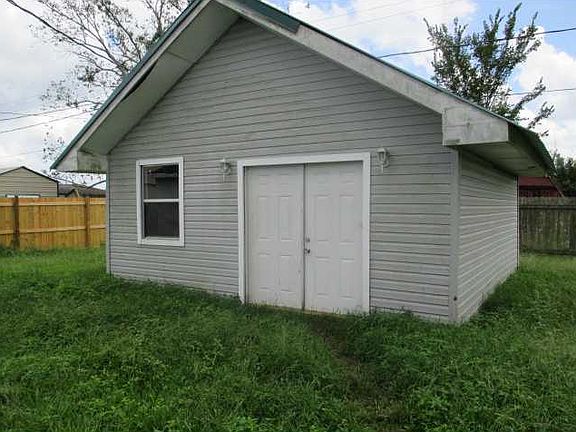 3rd image of 2529 Dolores Dr
