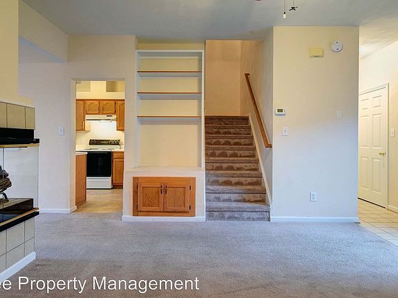5th image of 302 Chadwick Ct