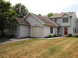 1424 Red Maple Ct, New Cumberland, PA 17070