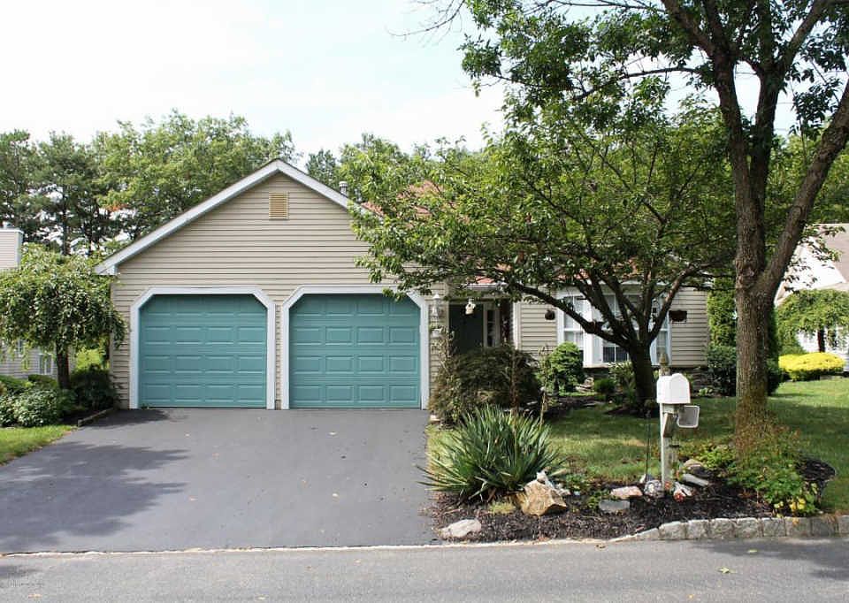 1st image of 28 Strawberry Ln