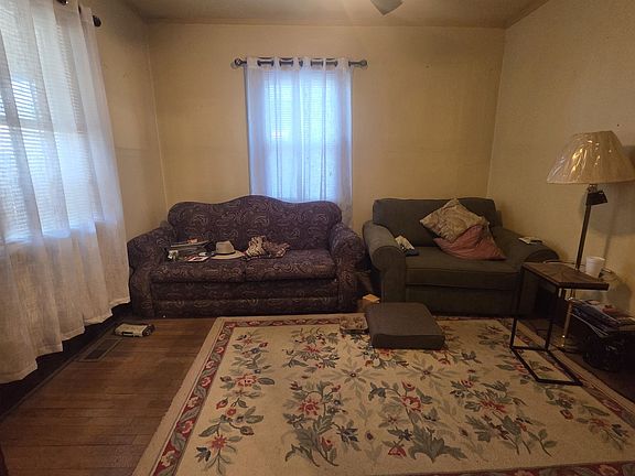 3rd image of 517 Main St