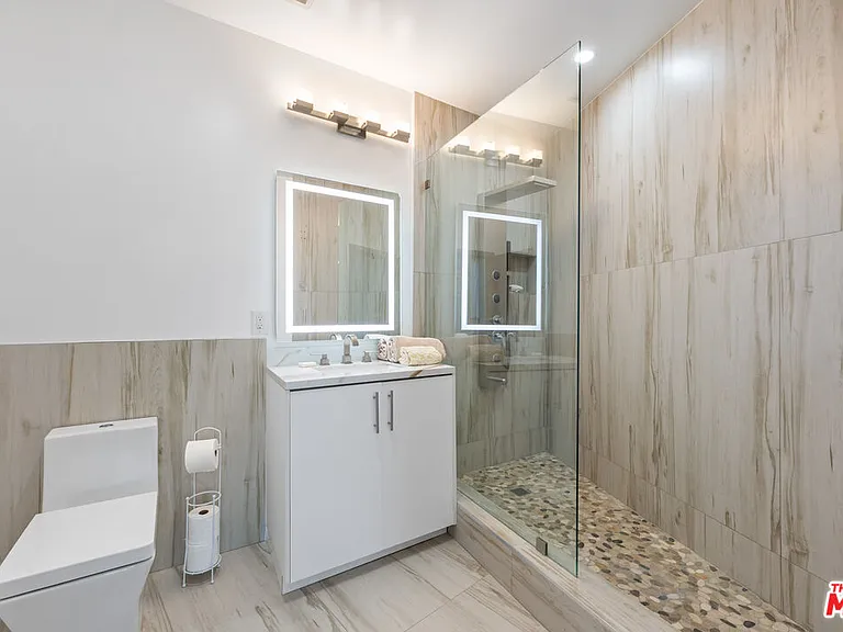 6181 Temple Hill Dr — Photo 45