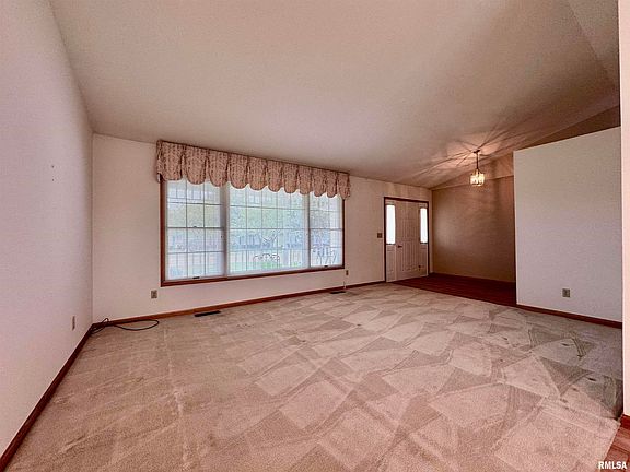 4th image of 123 Pam Ln