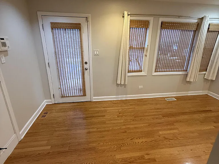 1777 W Altgeld St #F — Photo 12