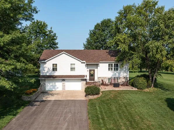 13703 166th St, Bonner Springs, KS 66012