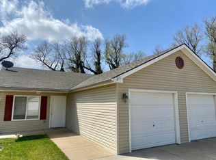211 S Queen Cir, Maize, KS 67101