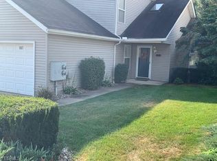 587 Hilltop Terrace Dr, Tallmadge, OH
