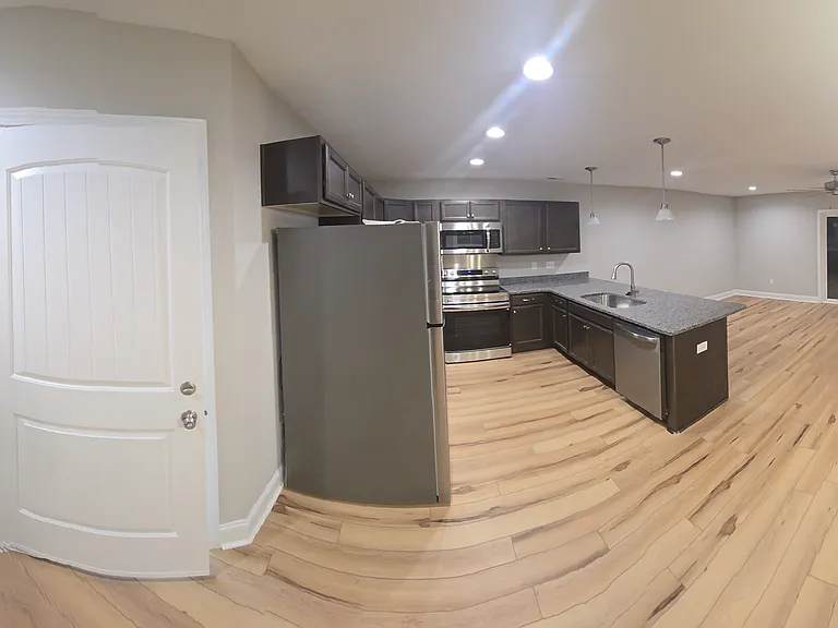 Lakeside Dr — Photo 4