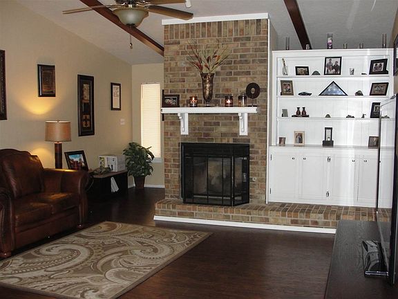 4th image of 805 SW Chaucer Dr