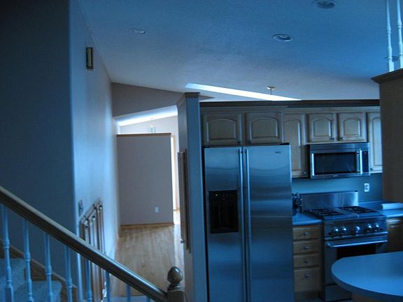5th image of 2422 Glen Cir