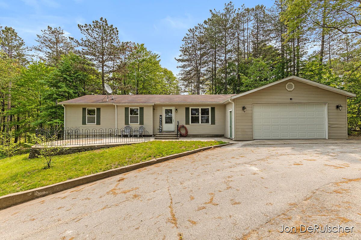 5935 Nash Rd, Saranac, MI 48881 Zillow