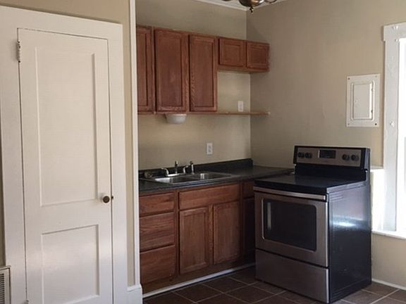 2nd image of 1402 N Elm St #58513FFCF