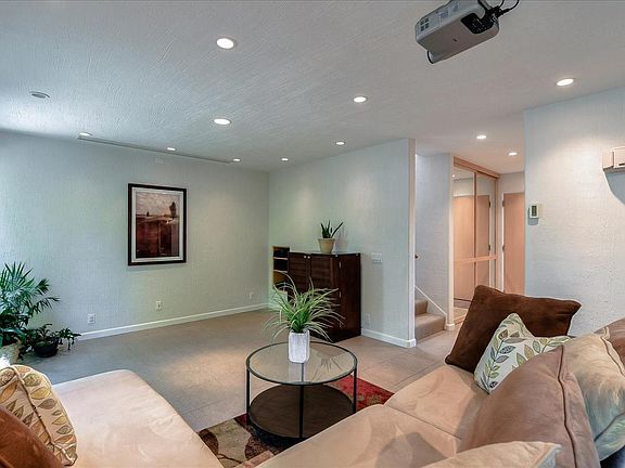 4th image of 3417 Benton St