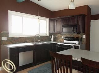 4th image of 20671 Churchill Ave